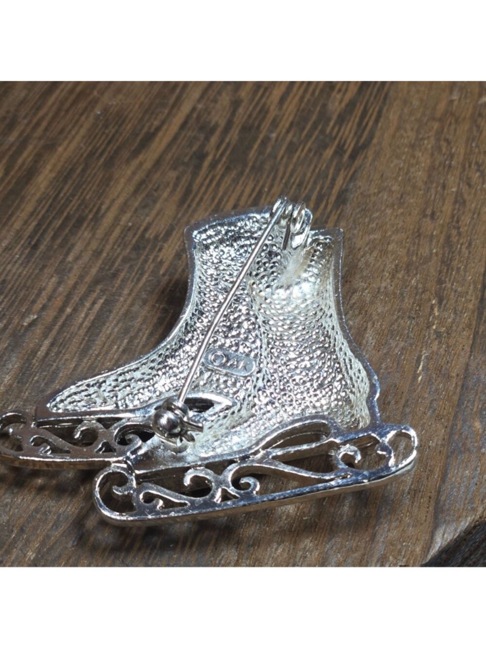 Anne Klein Vintage Blush Pink Rhinestone Ice Skate Brooch Sparkle Winter Jewelry - Picture 9 of 10